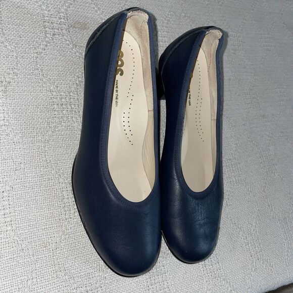 SAS Women’s Slip On Pumps Size 6 M Blue Leather Comfort Formal - Picture 4 of 12